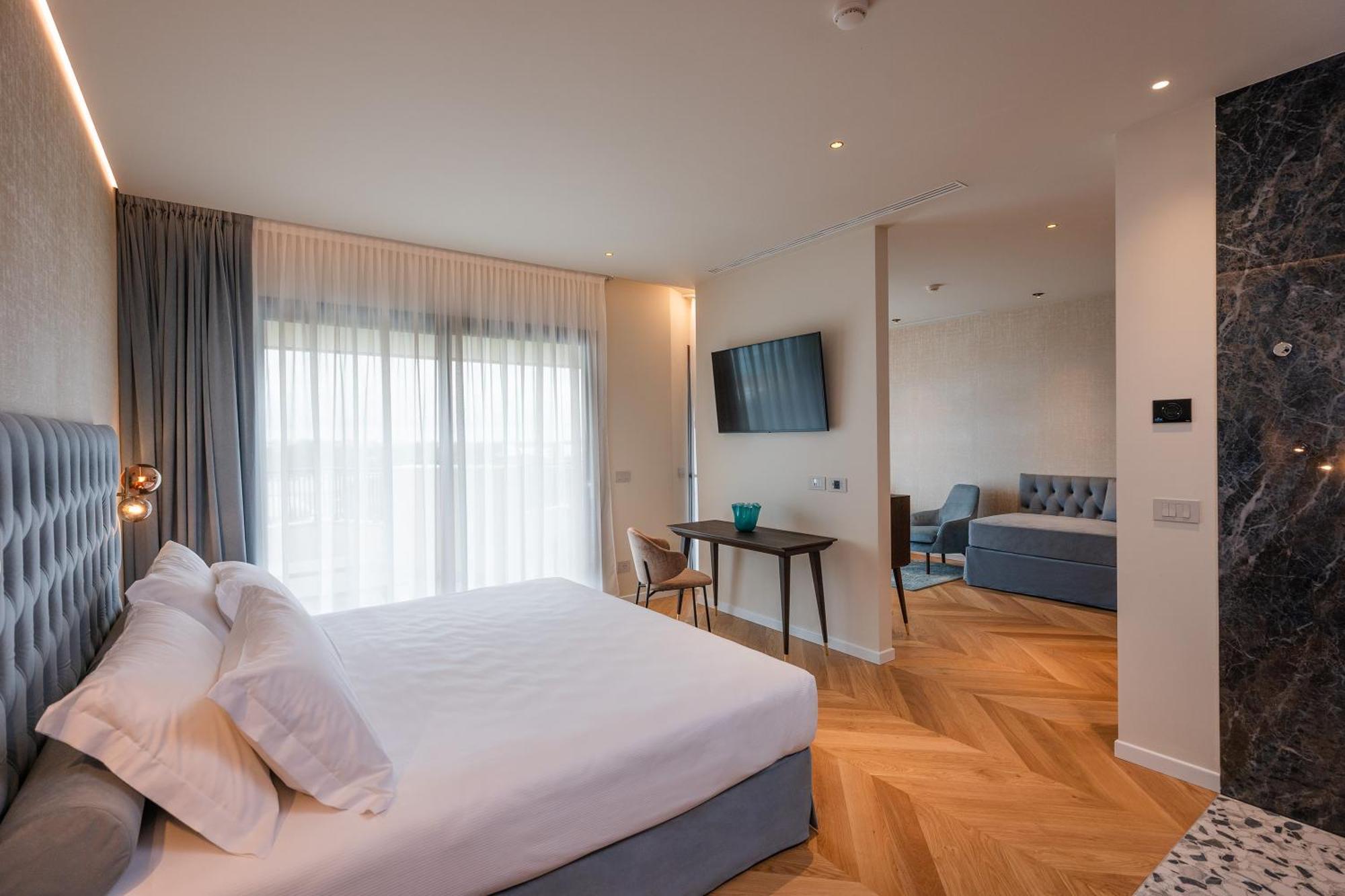 Savoy Beach Hotel & Thermal Spa Bibione Exterior foto Suite