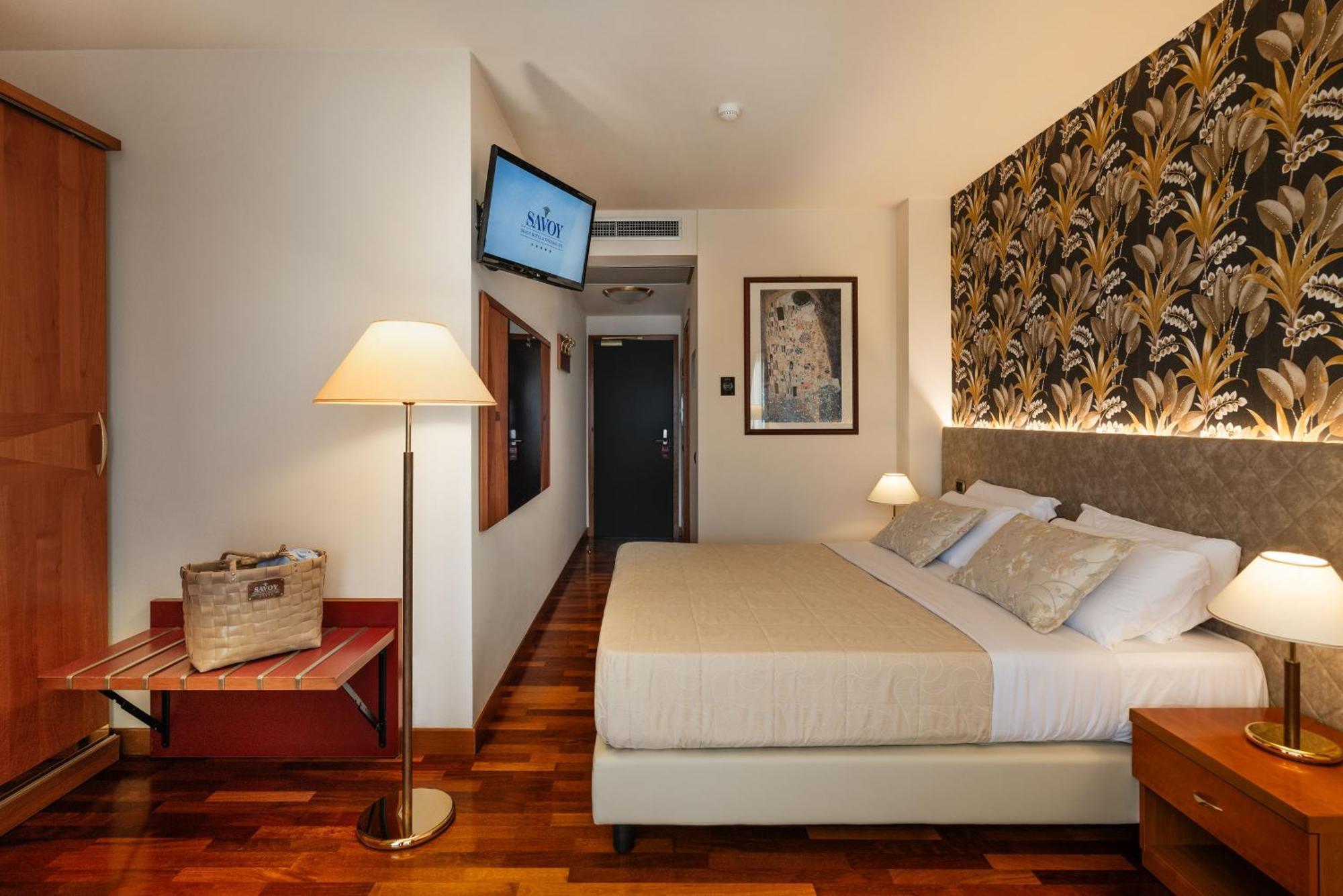 Savoy Beach Hotel & Thermal Spa Bibione Exterior foto A room at the hotel
